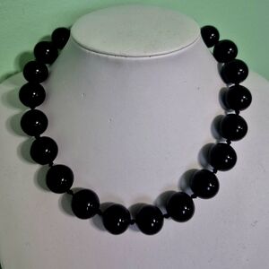 Chic Black Beaded Necklace